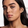 24 horas de duración, sin transferencia, brillo natural, base de maquillaje perfeccionadora 24 horas de duración, sin transferencia, brillo natural, base de maquillaje perfeccionadora