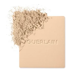 Base compacta mate de alta perfección